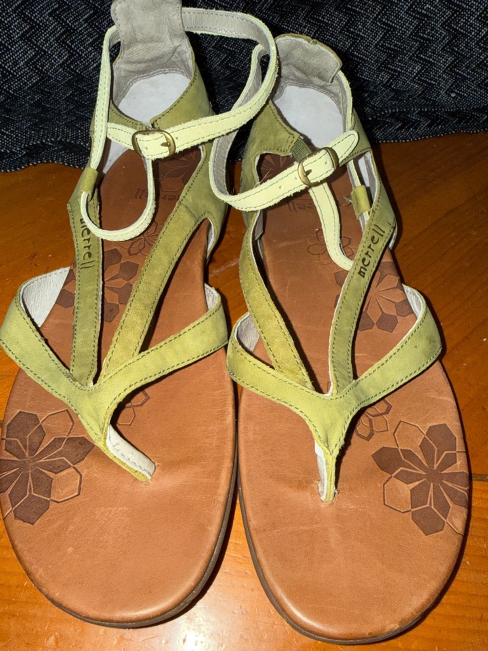 Merrell Olive Green T-Strap Sandals with Buckle